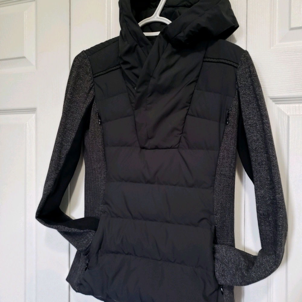 lululemon athletica Black and Gray Puffer Jacket
